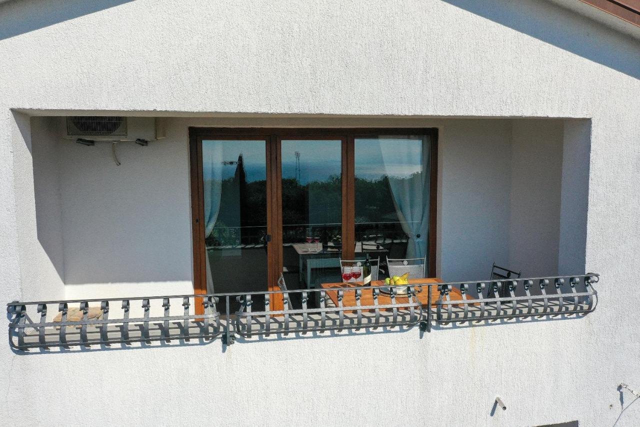 Villa Fani With Jacuzzi Ичичи Экстерьер фото